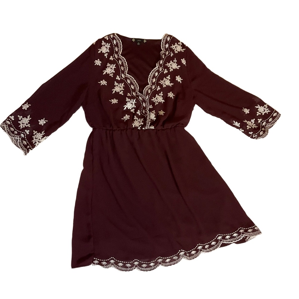 Iris Burgundy White Embroidered Scalloped Hem Bohemian Dress Size Small